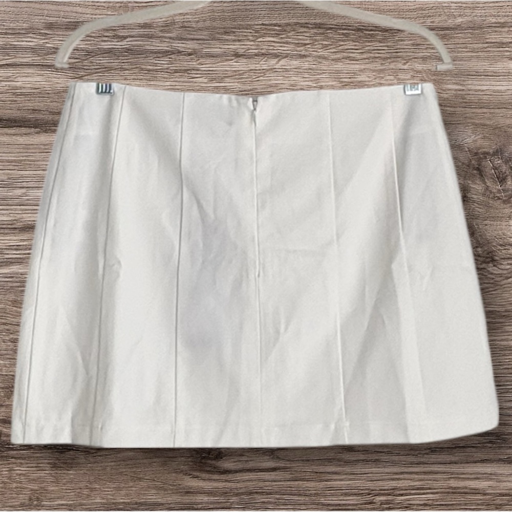 White Fox Boutique White Mini Skirt, NWT - Picture 3 of 8